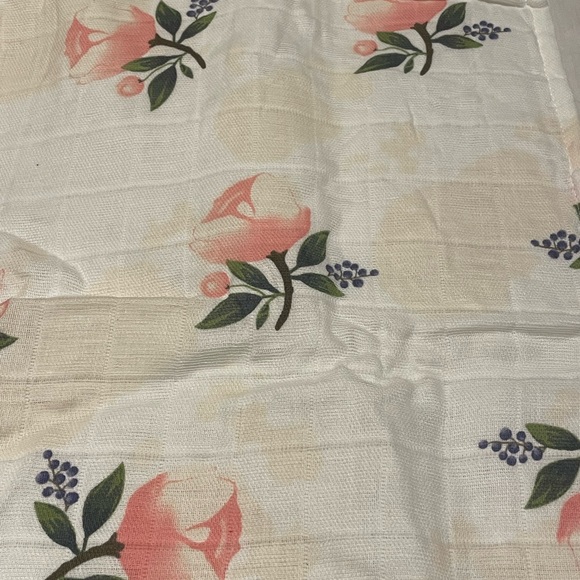 Little Unicorn Cotton Muslin Crib Skirt – Watercolour Rose - Picture 2 of 4